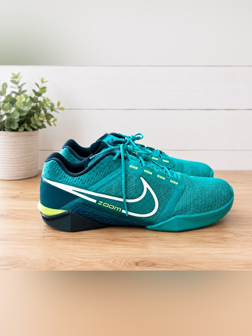 Nike Zoom Men’s Athletic Tennis Shoes Size 11.5 Teal Black White DH3392-302